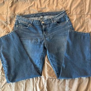 Jennifer Lopez Size 10 Capri Jeans